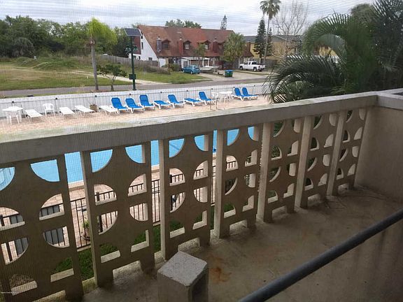 5th image of 221 Columbia Dr APT 238