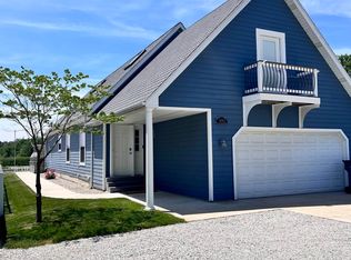 5843 E Pickwick Rd, Syracuse, IN 46567