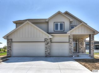11611 Cooper St, Papillion, NE 68046