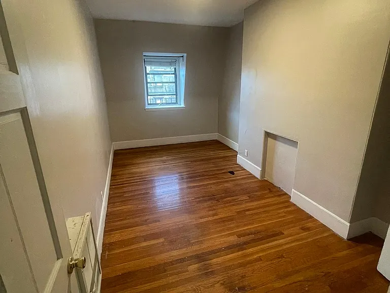 183 Beacon St #5R — Photo 4