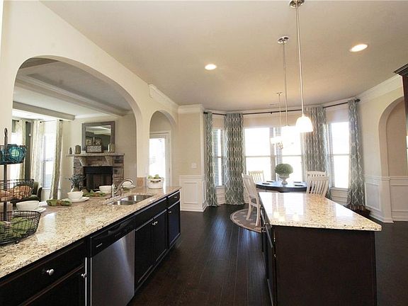 5th image of 3418 Lake End Dr
