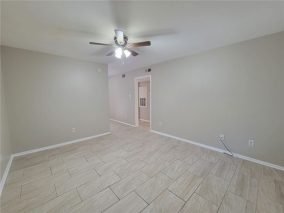 3rd image of 3343 Bluestem Cir