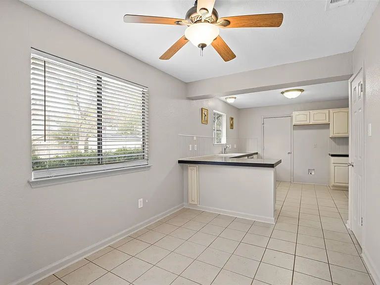 2408 W Messick Loop — Photo 11