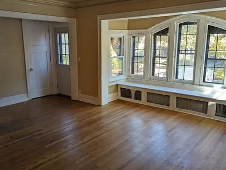 3035 N Stowell Ave — Photo 5