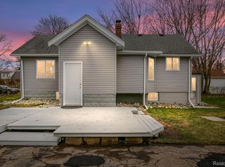 885 Parkwood Ave, Ypsilanti, MI 48198