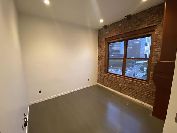 2nd image of 224 Market St #306