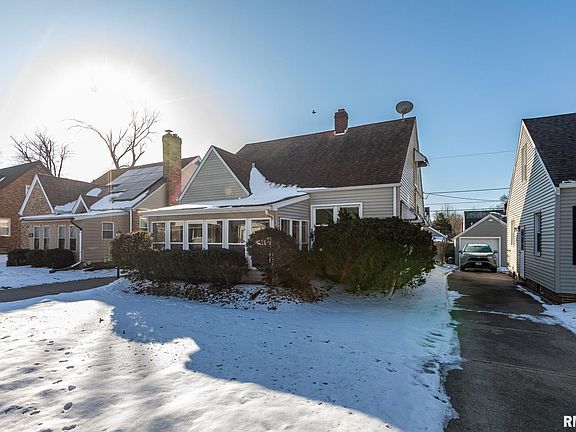 3rd image of 1012 E Norwood Ave