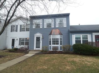 1332 Arlington Ct, Geneva, IL 60134