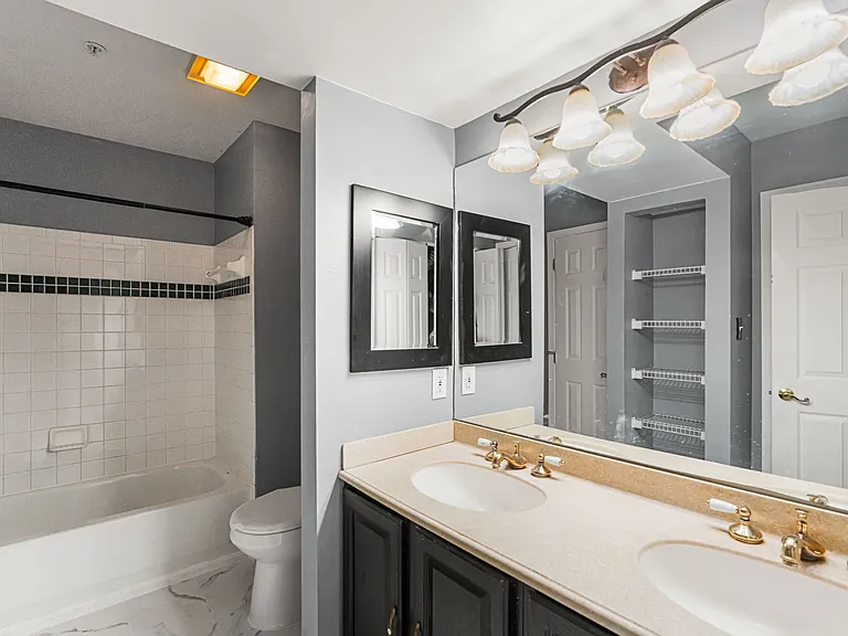 19401 Caravan Dr — Photo 15