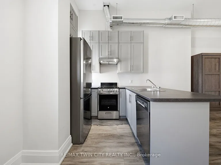 11 Queen St #304 — Photo 2