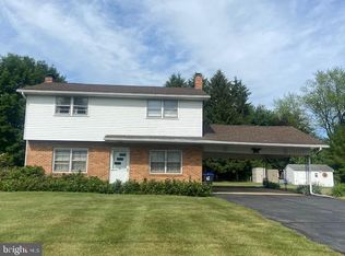 915 Forge Rd, Carlisle, PA 17015