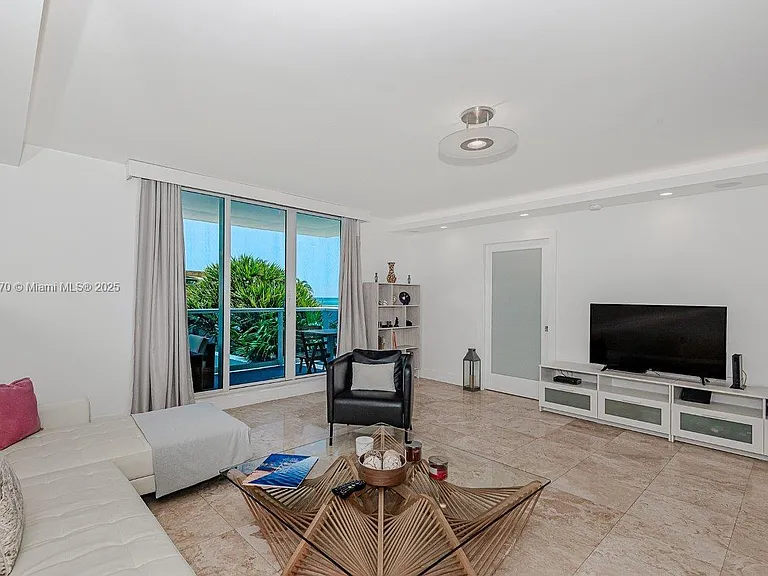 2301 Collins Ave #310 — Photo 5