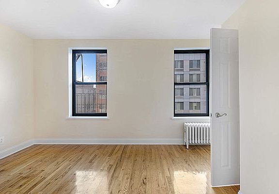 4th image of 1636 Lexington Ave APT 13