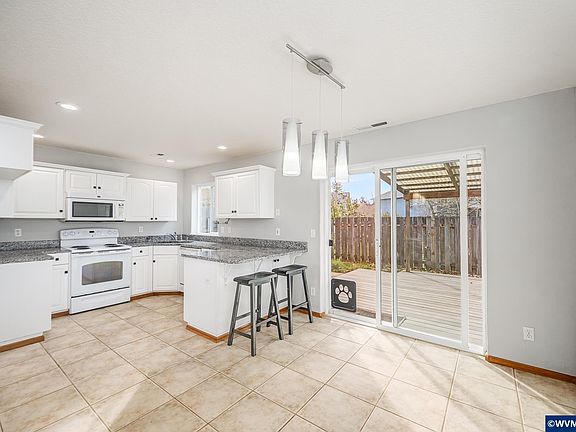 2nd image of 714 Grouse Pl