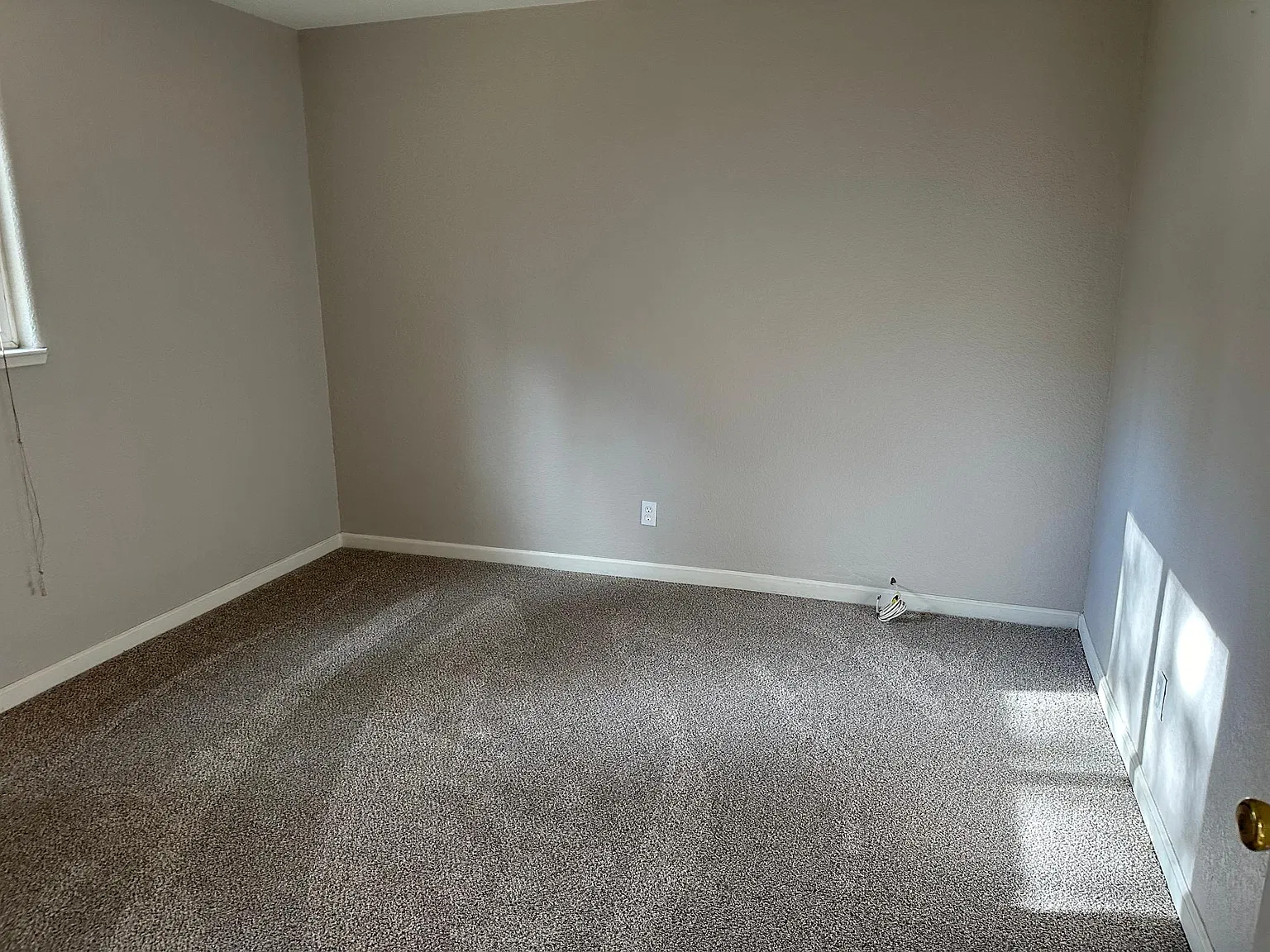 4 bed, 1750 sqft, $3,200 — Photo 4