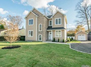 2A Seaman Rd, Glen Cove, NY 11542