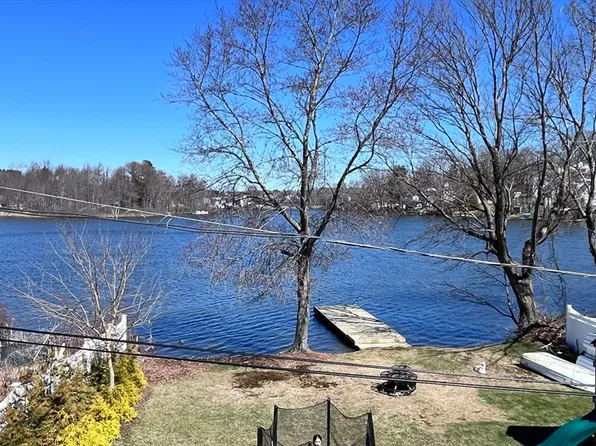 538 Grove St, Worcester, MA 01605