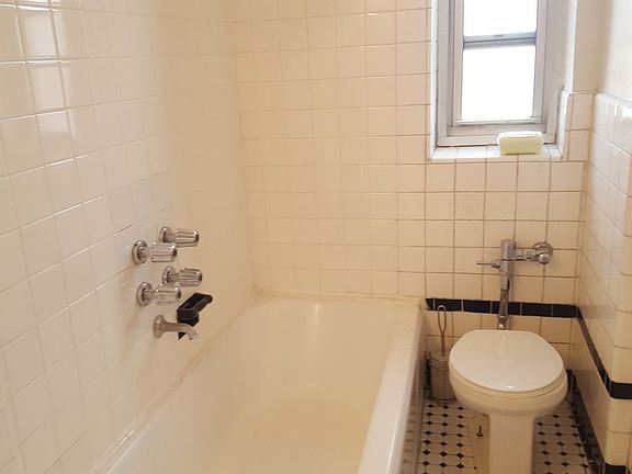2nd image of 6864 Yellowstone Blvd APT A67