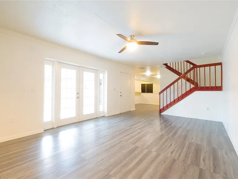2947 Poplar Ave — Photo 17