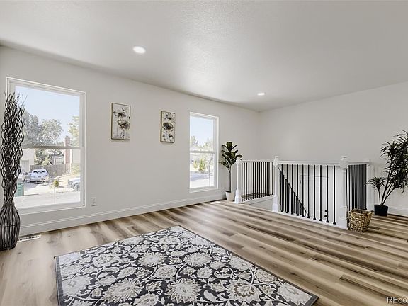 3rd image of 15647 E Atlantic Place