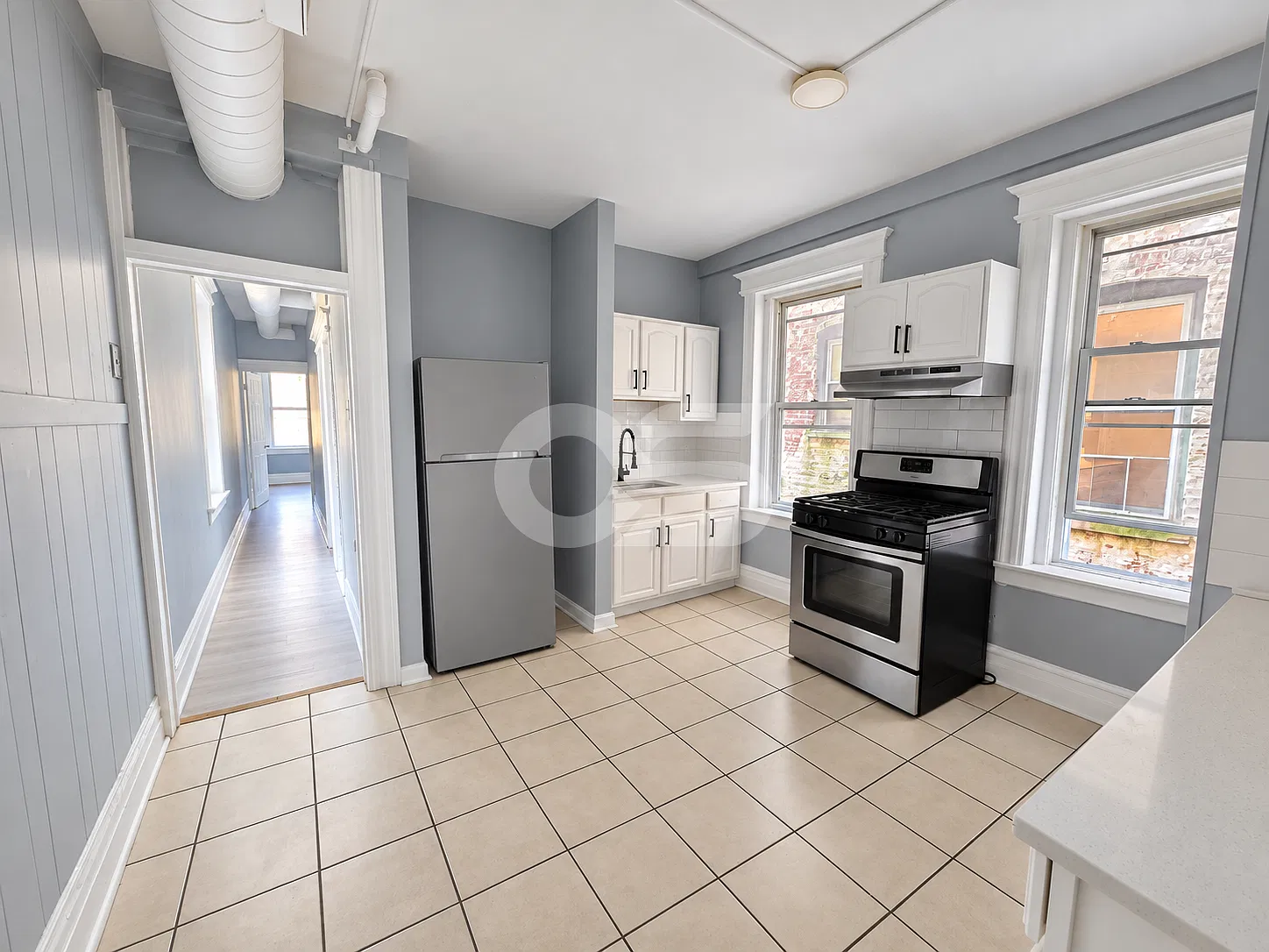 3 bed, 1000 sqft, $1,995 — Photo 3