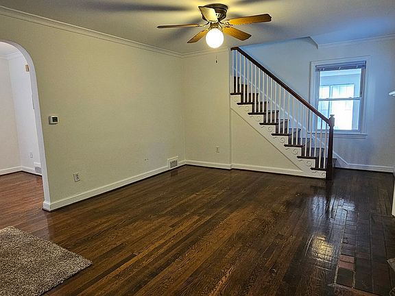 2nd image of 3744 Camden St SE