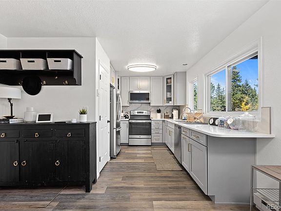 5th image of 14 Red Feather Road