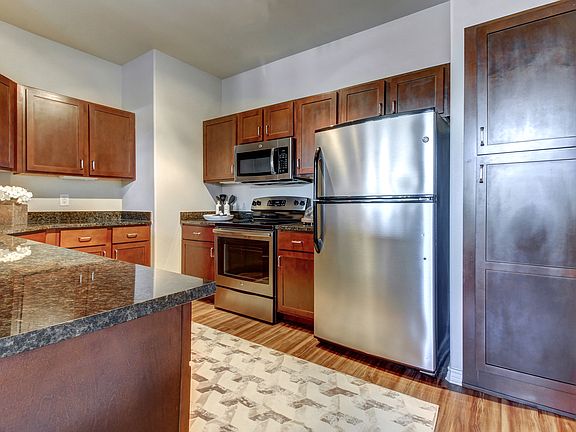 Beautiful updated kitchen in Las Colinas.