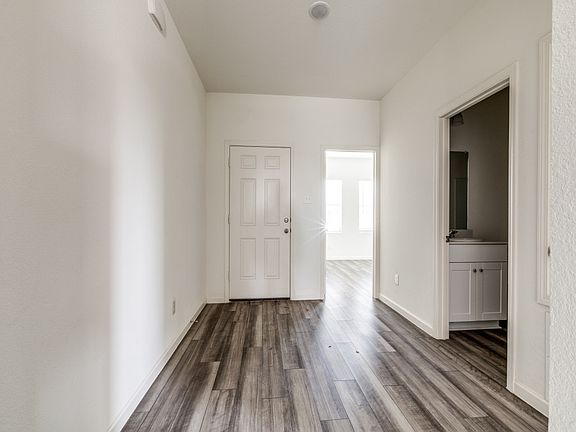 4th image of 1521 Ancer Way