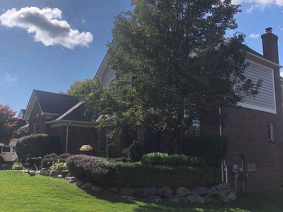 2nd image of 55511 Kingsway Dr