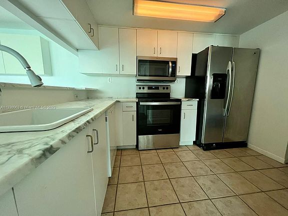 5th image of 650 West Ave APT 2509