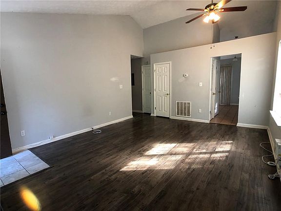 3rd image of 4058 Heritage Valley Ct