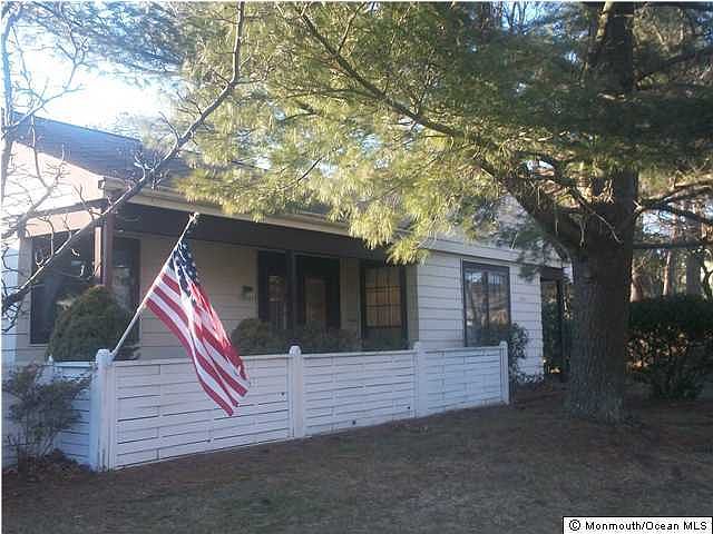 1st image of 628 Stamford Court #B