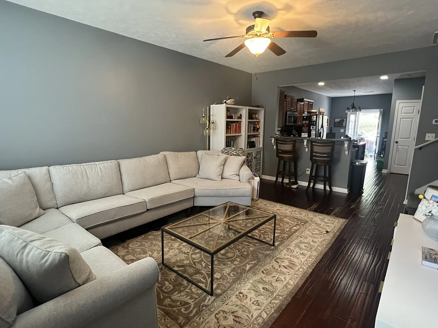 2 bed, 1287 sqft, $1,800 — Photo 2