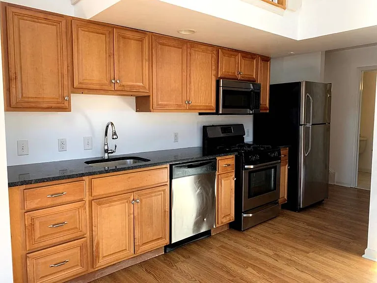 508 Martin Street — Photo 9