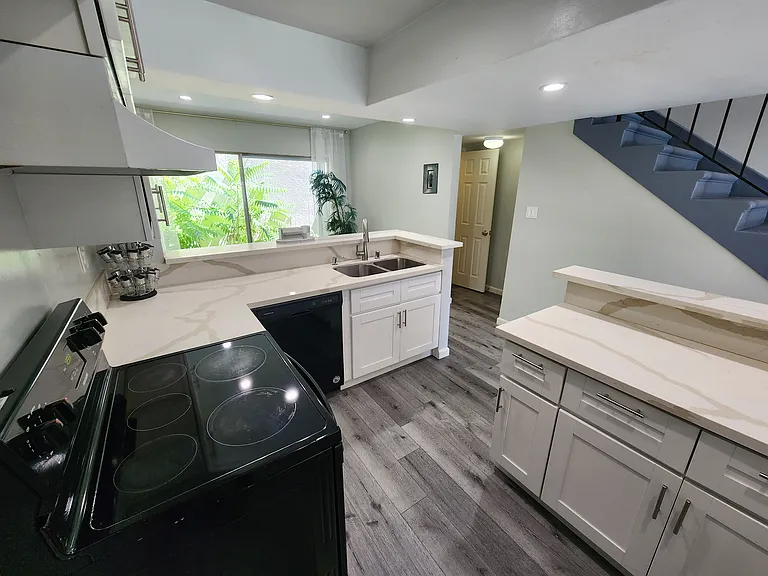 12744 Moorpark St #3 — Photo 36