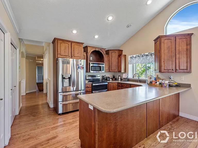 9223 Silver Lake Dr — Photo 16