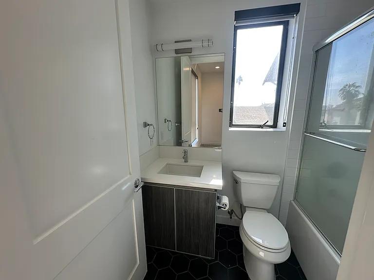 519 N Normandie Ave #1 — Photo 8