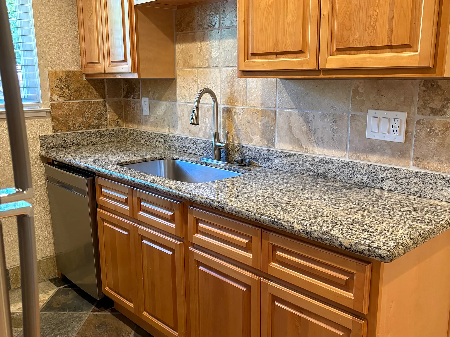 1 bed, 690 sqft, $3,075 — Photo 2