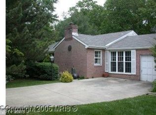 6159 Roxbury Ave, Springfield, VA 22152