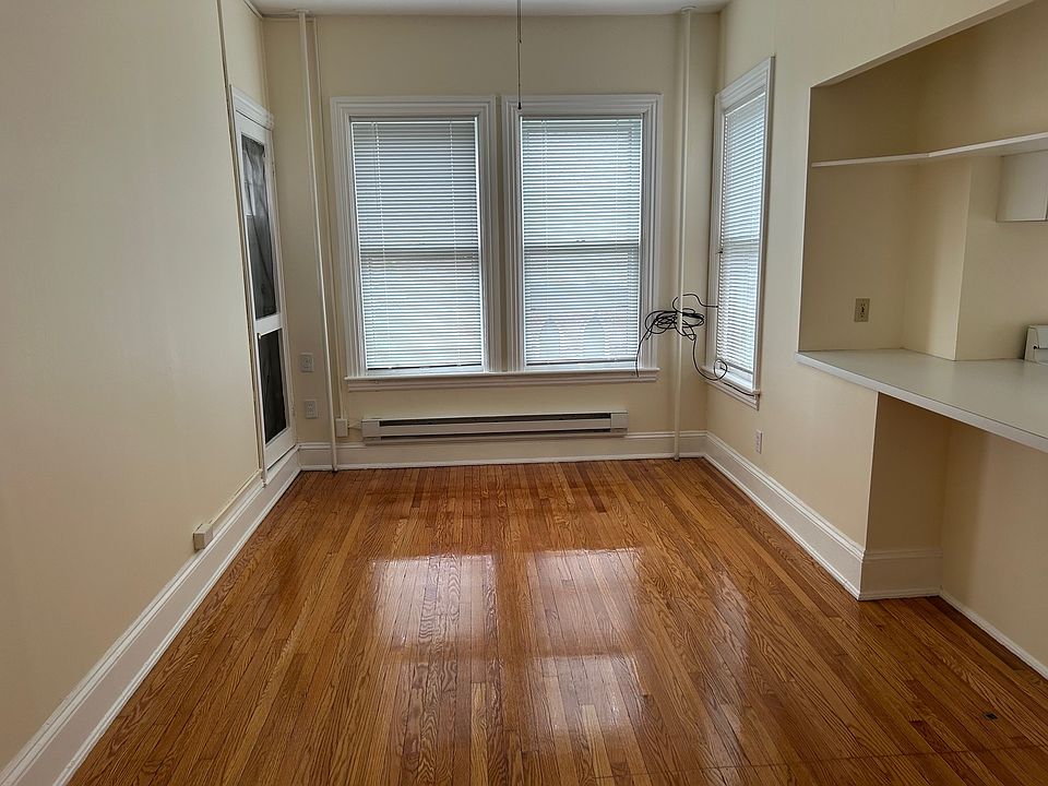 1st image of 30 E Market St #11227572
