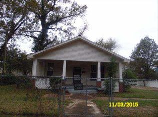35 Royal St, Macon, MS 39341