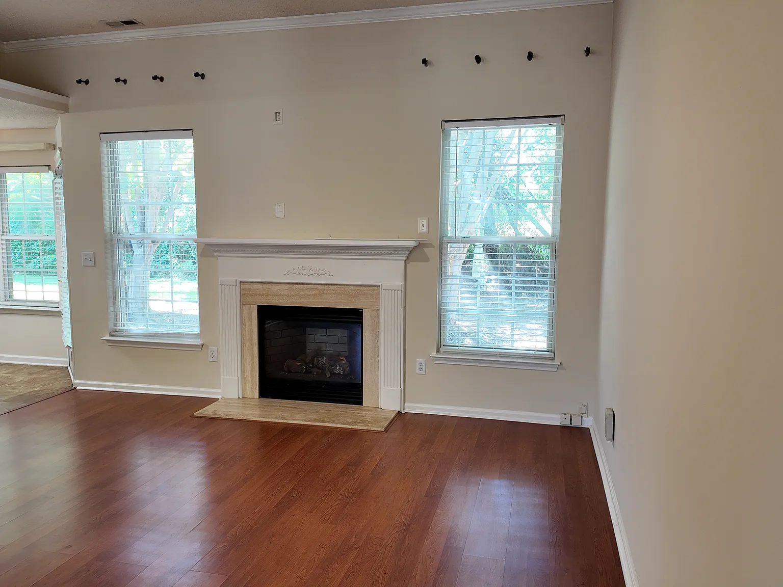 3 bed, 1588 sqft, $2,050 — Photo 4
