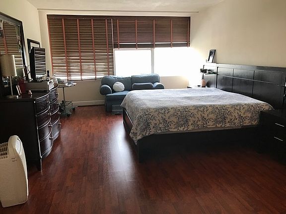 5th image of 900 Bay Dr APT 603