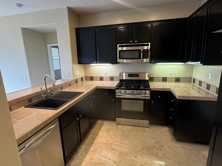 170 Trofello Ln — Photo 8