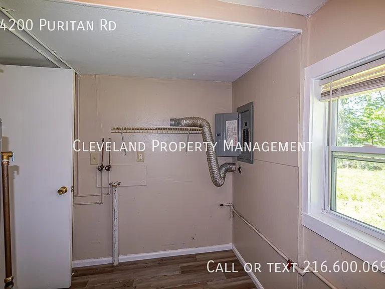 24200 Puritan Rd — Photo 9