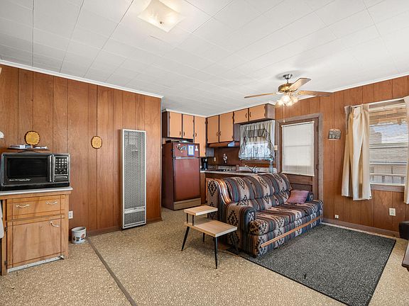 4th image of 283 Lake Loop