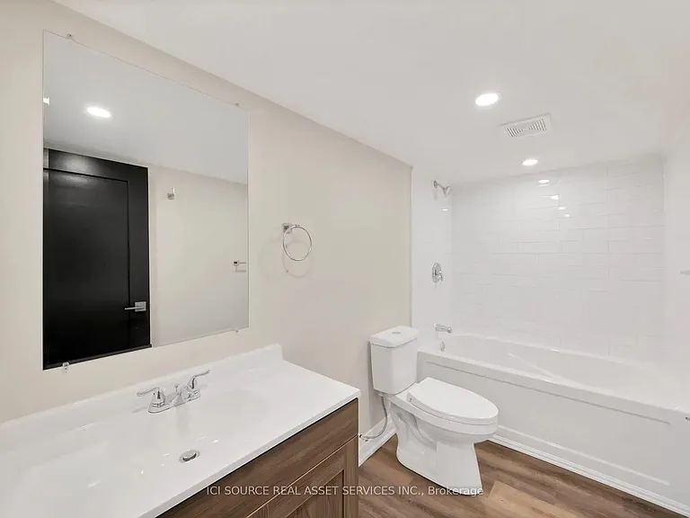 132 Holton Ave S #1 — Photo 11