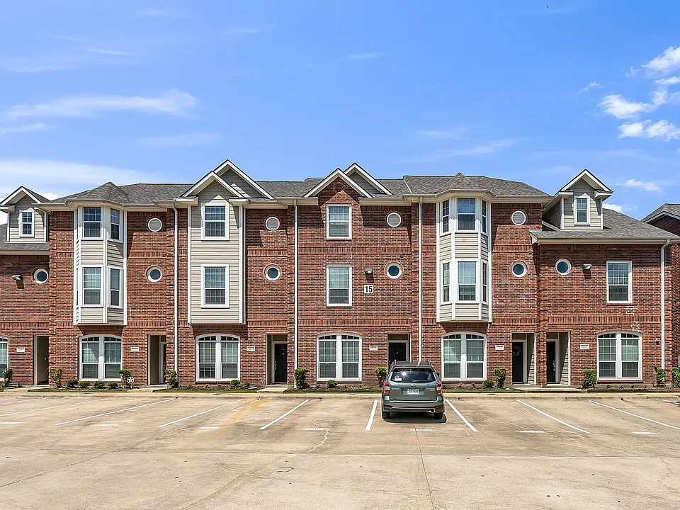305 Holleman Dr E #1506