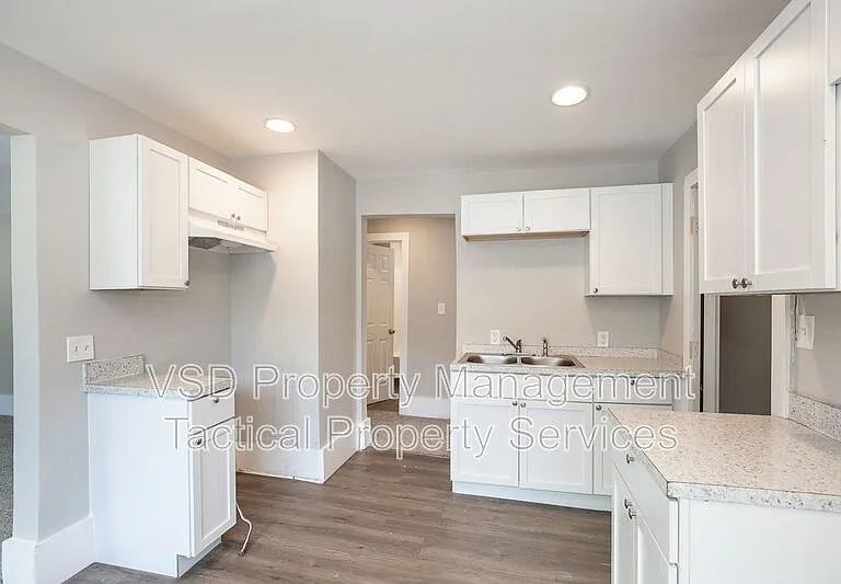 3694 E 147th St #UP — Photo 9